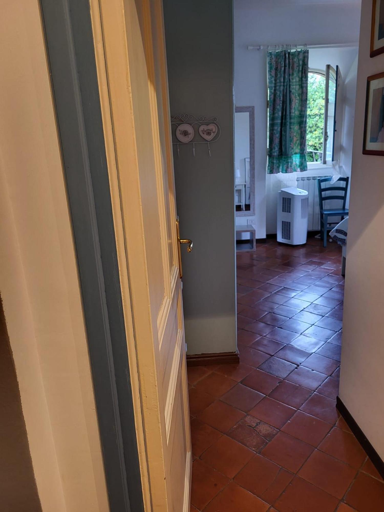 Ferienwohnung The Shell - New Interior Look But Same Old Charme 200Mt From The Sea With Garden And Parking Nearby Imperia Exterior foto