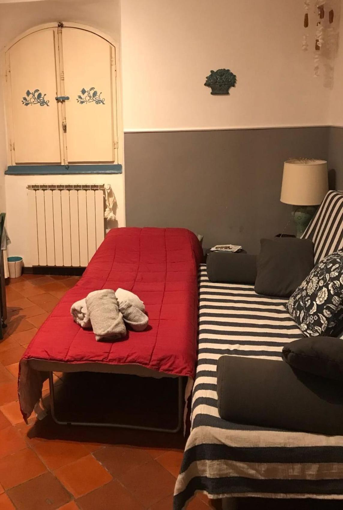 Ferienwohnung The Shell - New Interior Look But Same Old Charme 200Mt From The Sea With Garden And Parking Nearby Imperia Exterior foto